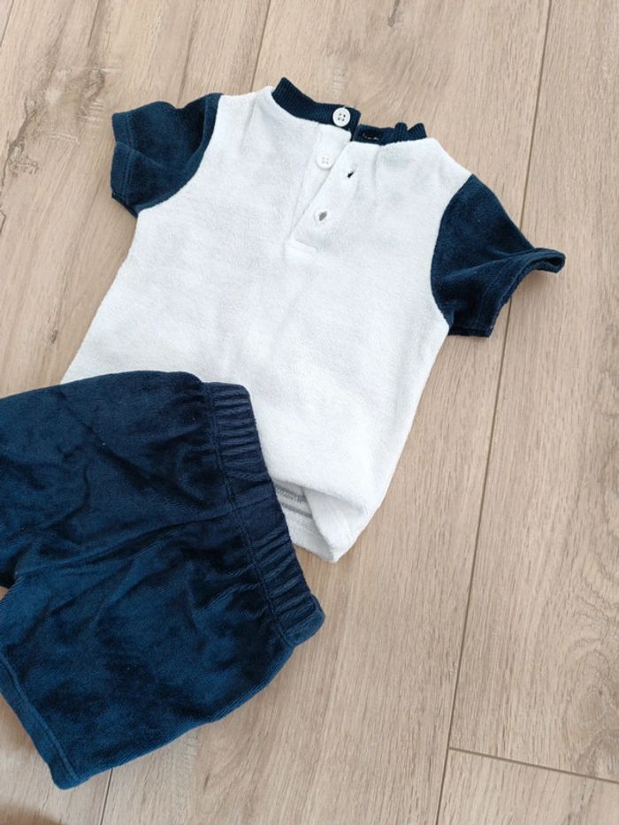 Tenue 1 mois - photo numéro 4