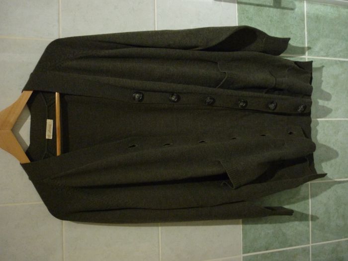 cardigan col v vert fine maille gros boutons - photo numéro 2