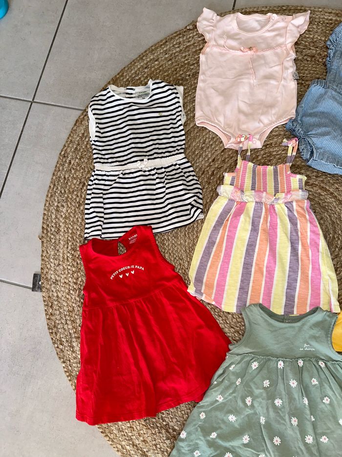 Lot 12 robes - photo numéro 2