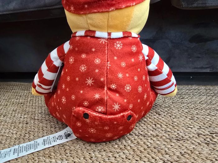 Disney Store Peluche moyenne Winnie l'Ourson Noël Holiday Cheer 2021 - photo numéro 5