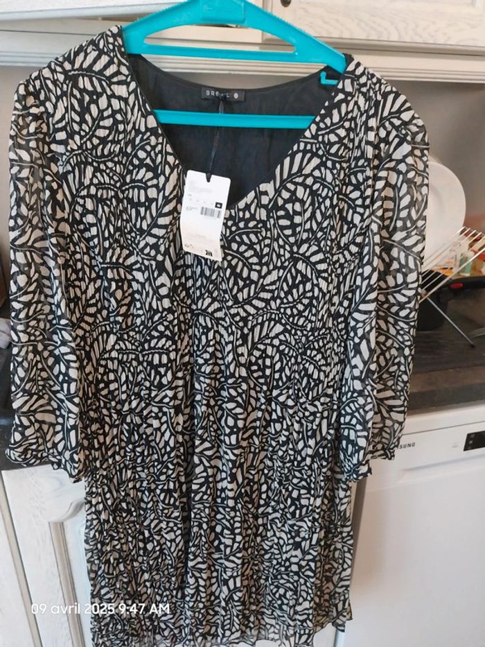 Robe évasée plissée col en V – taille 46 - Bréal - photo numéro 3
