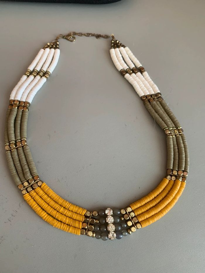 Collier fantaisie
