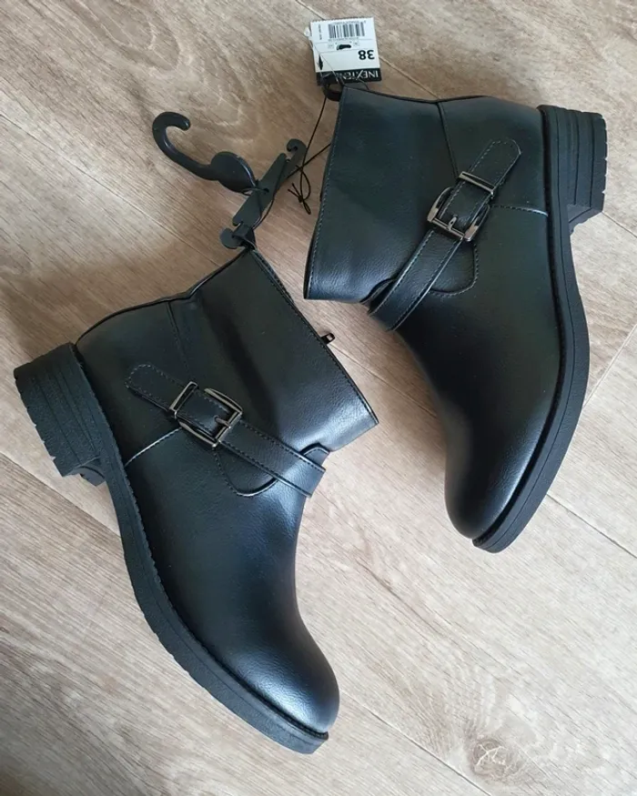 Bottines noires taille 38 neuves