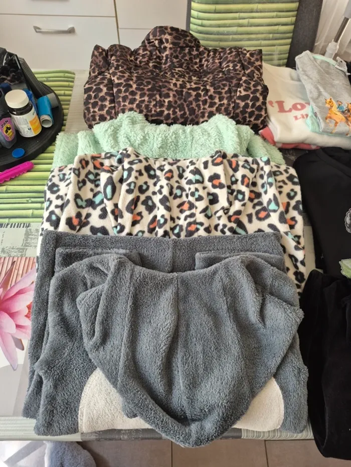 Gros lot vêtements 8/10 ans - photo numéro 2