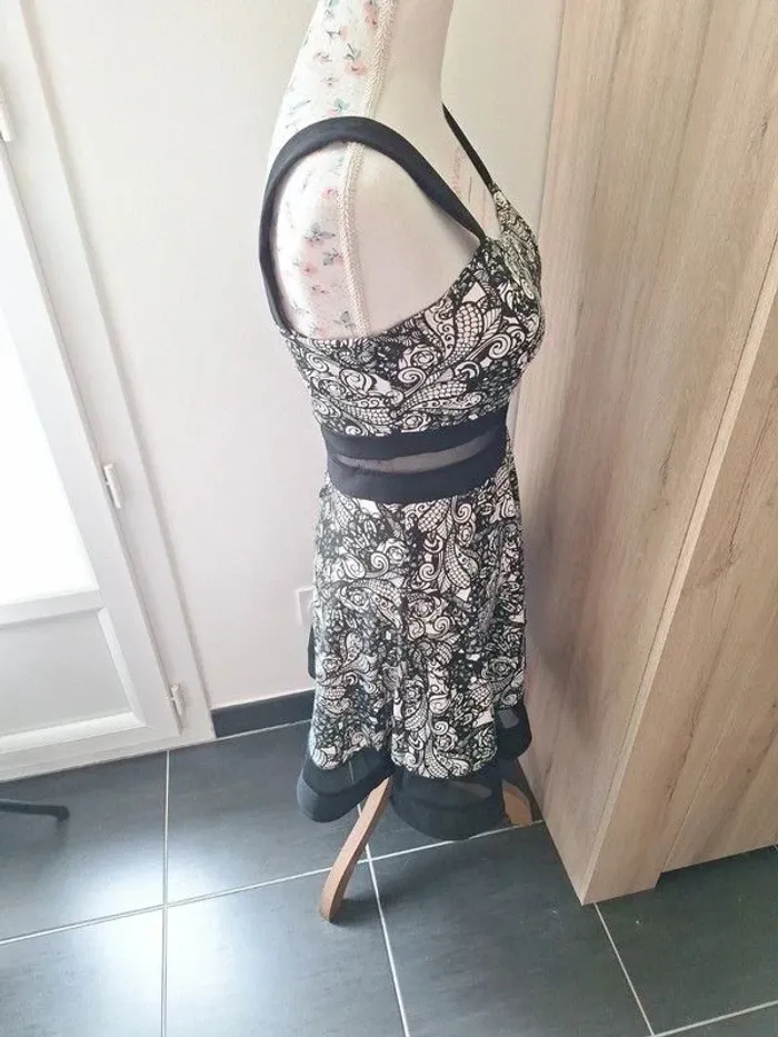 Robe noir et blanc - photo numéro 6