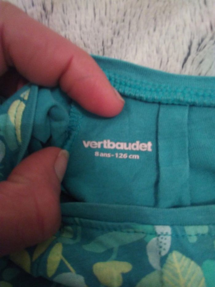 Tee shirt fille 8 ans" feuilles" 34 - photo numéro 3