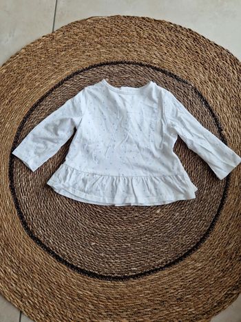 Jolie tee-shirt manches longues taille 12 mois