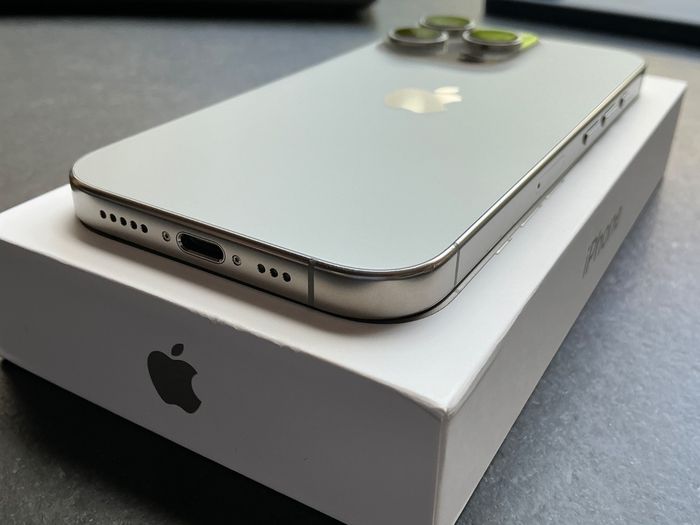 I P h o n e 16 pro max - photo numéro 2