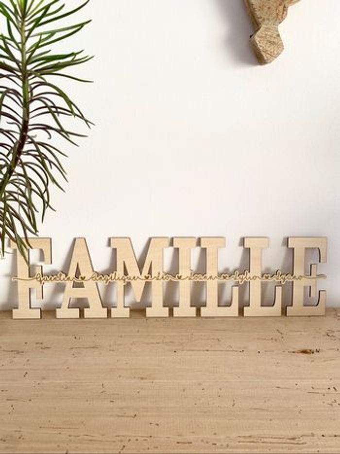 Mot famille en bois - photo numéro 2