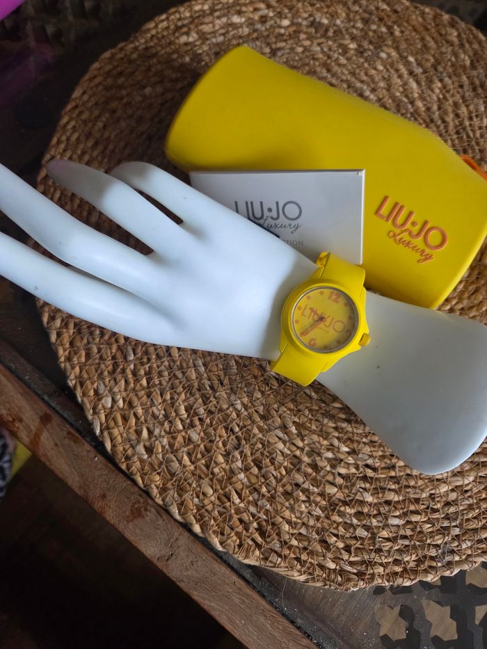Montre Liu Jo. Neuve. Jaune - photo numéro 2