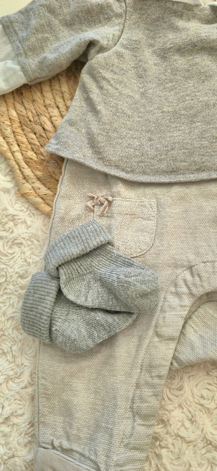 Combinaison hivers 1 mois - photo numéro 3