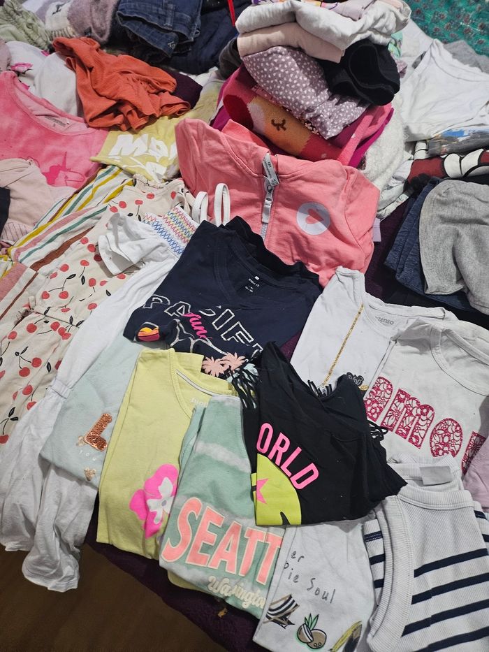 Lot de vêtements filles  et garçons  taille de 5.a 8 ans - photo numéro 3