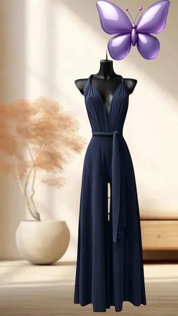 Combinaison bleu marine tendance positions multiples pour l’été