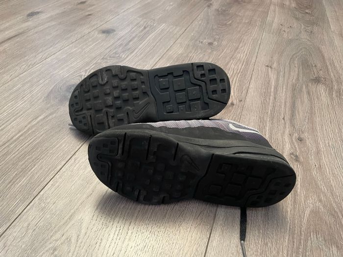 Basket Nike taille 3O - photo numéro 4