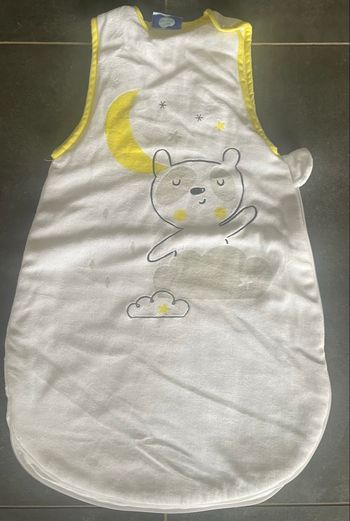 Gigoteuse et tour de lit en très bonne état comme neuf 