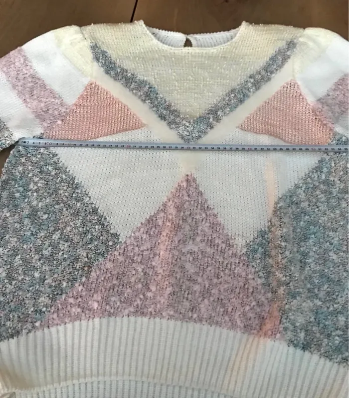 Pull géométrique avec épaulettes pastel blanc rouge doux mi saison vintage années 90 - photo numéro 8