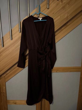 Robe porte feuille prune satin