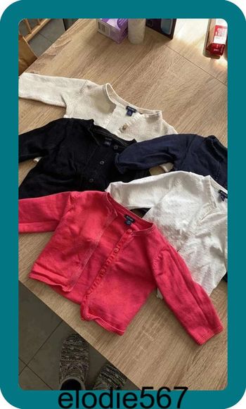 Lot de 5 gilets kiabi 6 mois