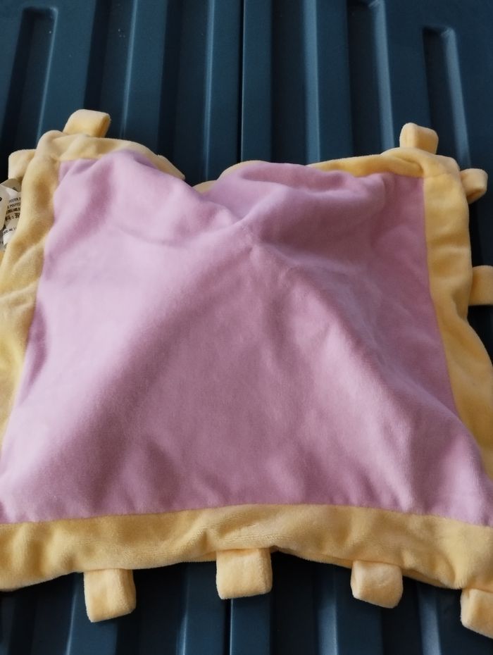 Doudou couverture Disney Minnie - photo numéro 2