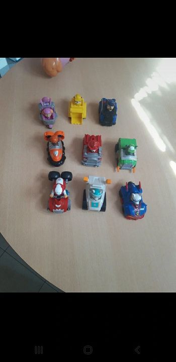 Lot de 9 véhicules paw patrol