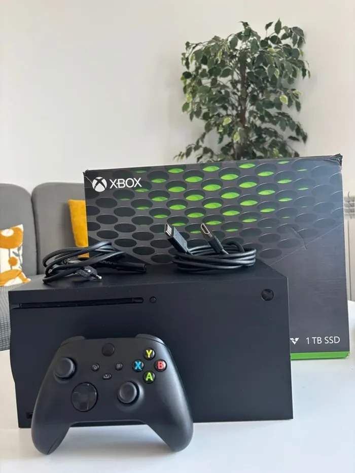 Dans sa boîte · Xbox · Series X · Noir - photo numéro 2