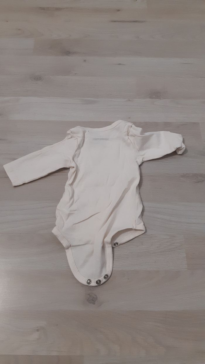 Body tao 1 mois - photo numéro 2