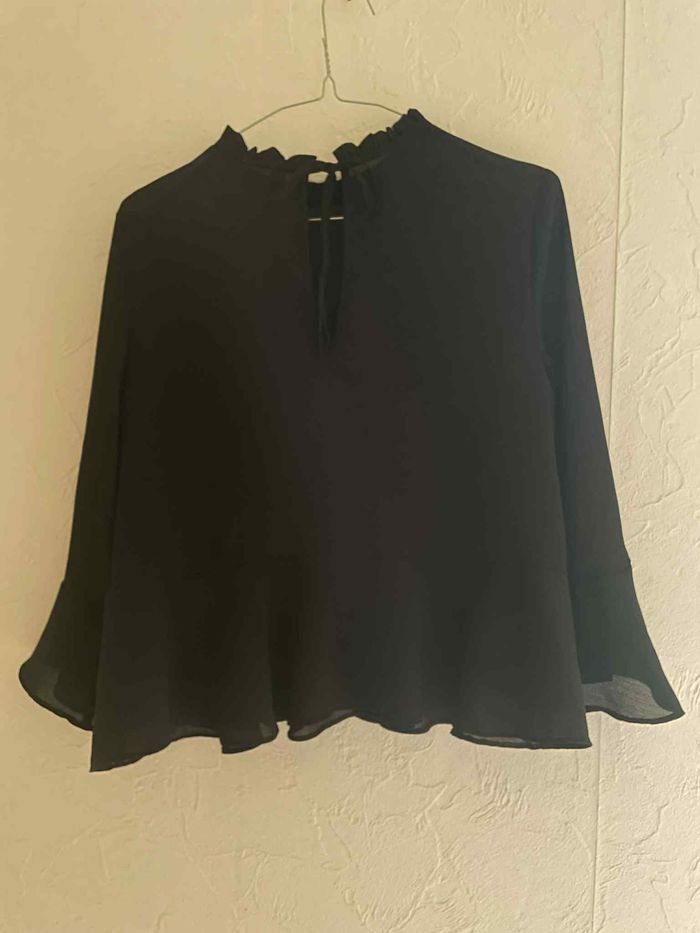 blouse noire