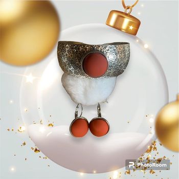 Parure de bijoux boucles d’oreilles et bracelet.