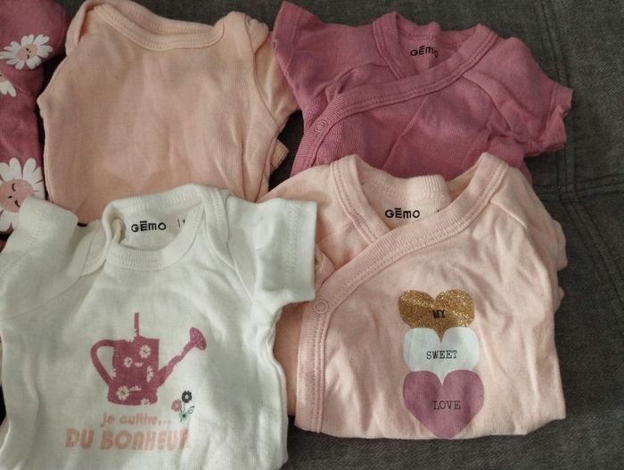Lot 6 body manches courtes 1 mois Gémo - photo numéro 3