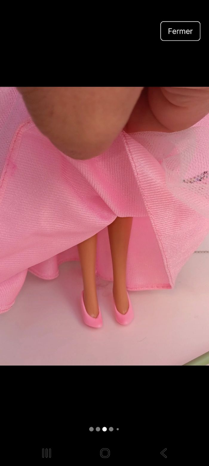 Poupée mattel barbie vintage Barbie butterfly princess blonde robe rose
Poupée et ensemble compri - photo numéro 3