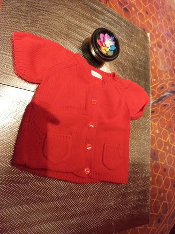 Gilet  manches courtes rouge 18 mois