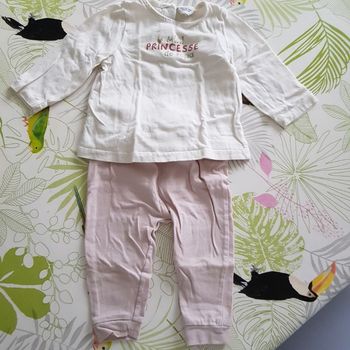 Ensemble leeging + tee-shirt manches longues taille 9 mois