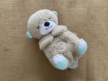 Peluche veilleuse Ma Loutre Câlins Fisher Price