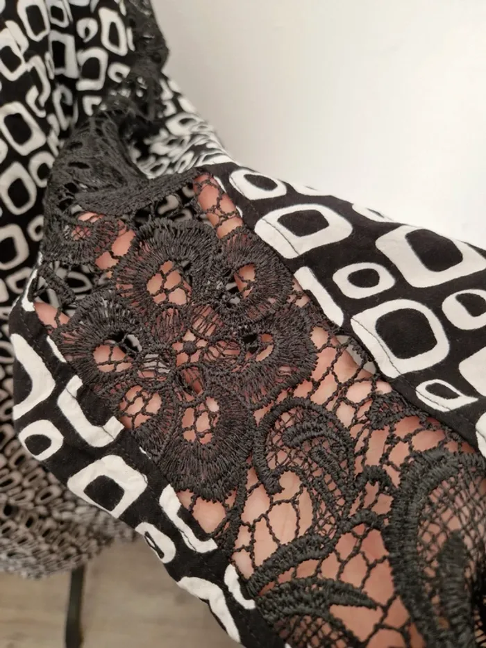 Tunique noir et blanche avec dentelle taille 48 - photo numéro 3