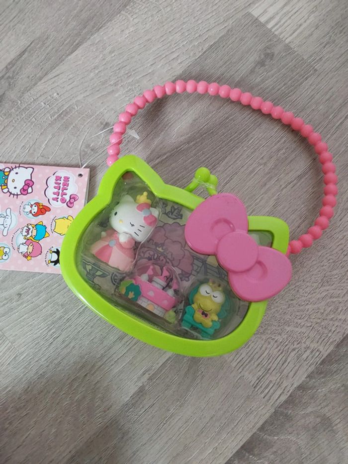 Lot Hello Kitty Brassards + figurines 💕 - photo numéro 3