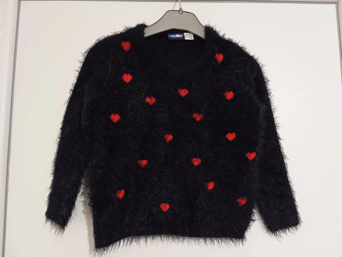 Pull poilu noir avec coeurs rouge 2-4 ans - photo numéro 3
