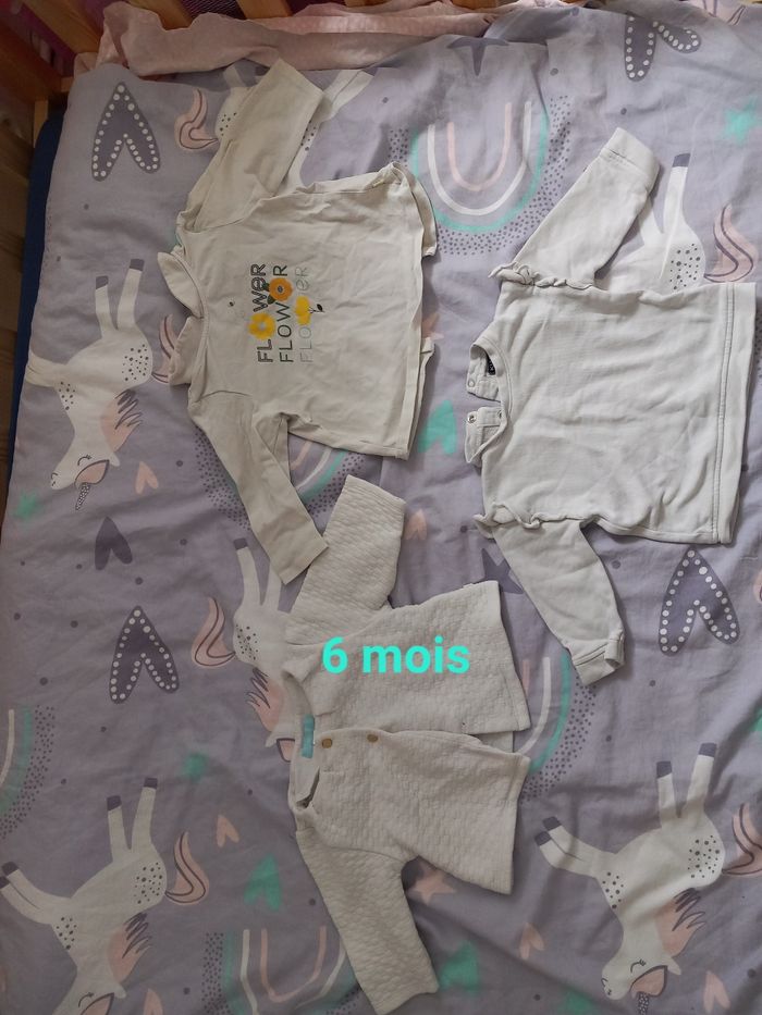 Vêtements filles 6 et 9 mois (voir tarif selon le lot) - photo numéro 3