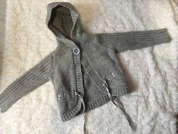 gilet Benetton neuf 18 mois