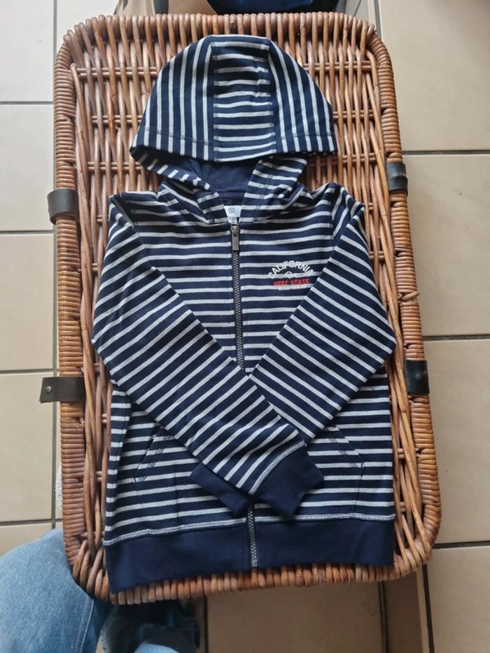 Lot sweat shirt + T shirt la Redoute 8 ans - photo numéro 2