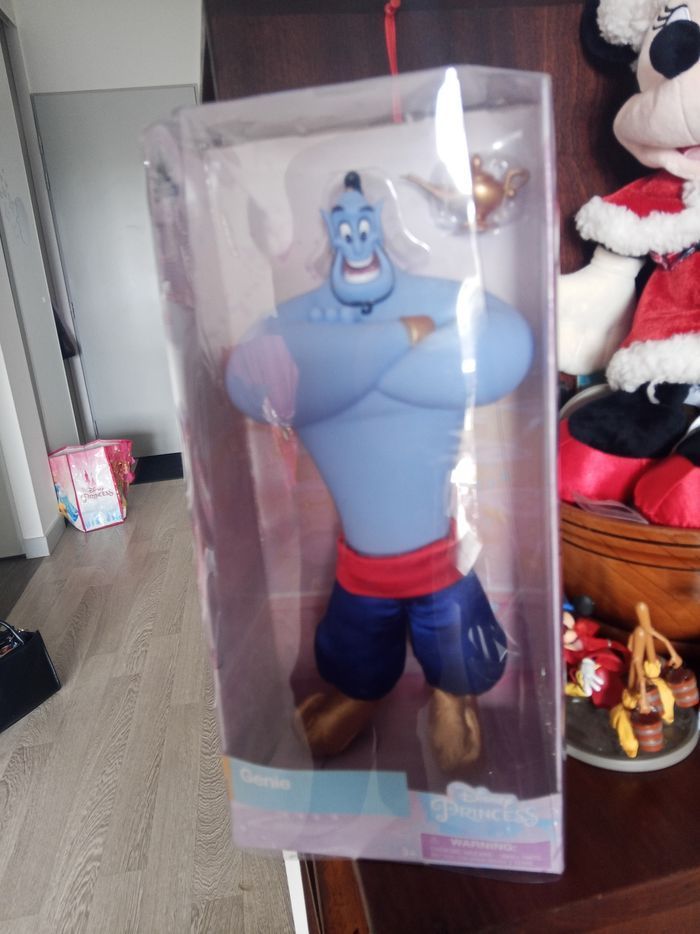Poupée du génie dans Aladdin Disneyland Paris neuf - photo numéro 1