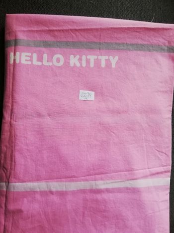 Tissu hello kitty 1m30x1m85