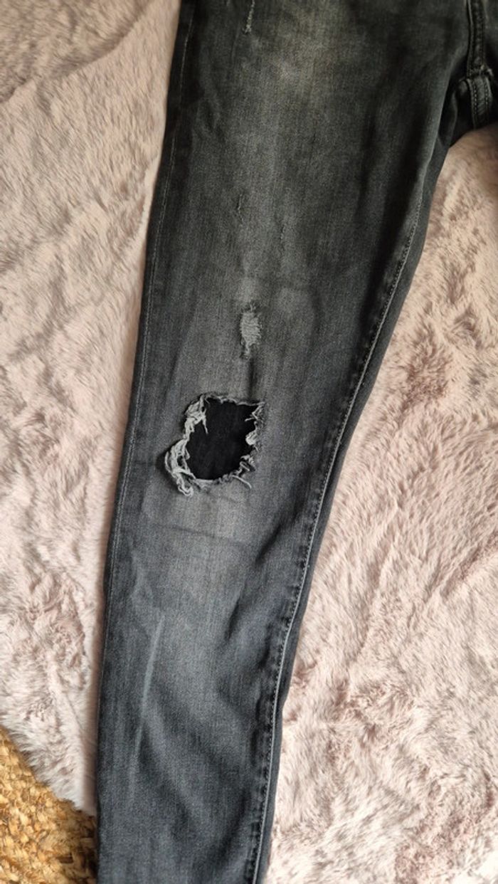 Jeans slim noir style destroyer Zara 🎸 13 / 14 ans - photo numéro 4