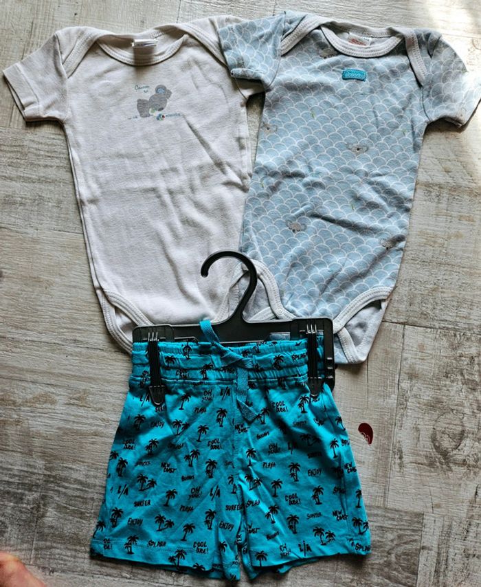 Lot bodys et short 6 mois