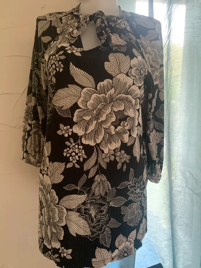 Blouse fantaisie taille 42 manches 3/4 - photo numéro 2