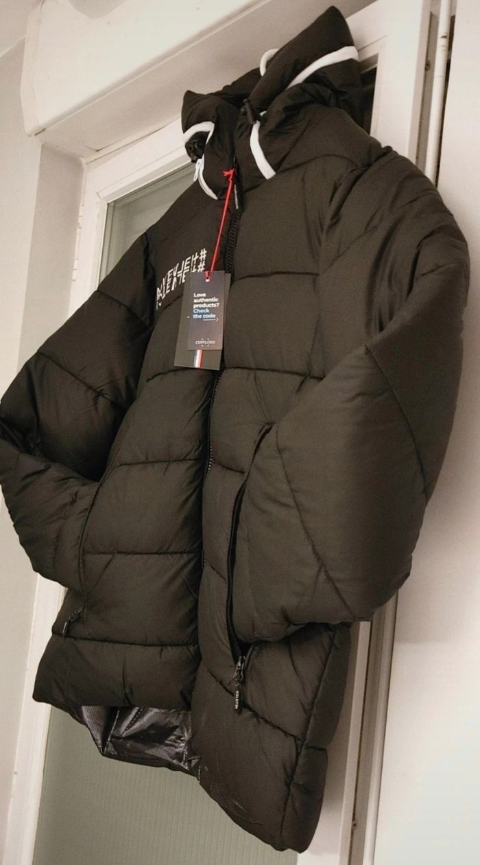 Doudoune Helvetica XXL Neuve a capuche Black Trevor - photo numéro 5
