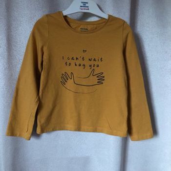 T-shirt moutarde câlin 5 ans Kiabi