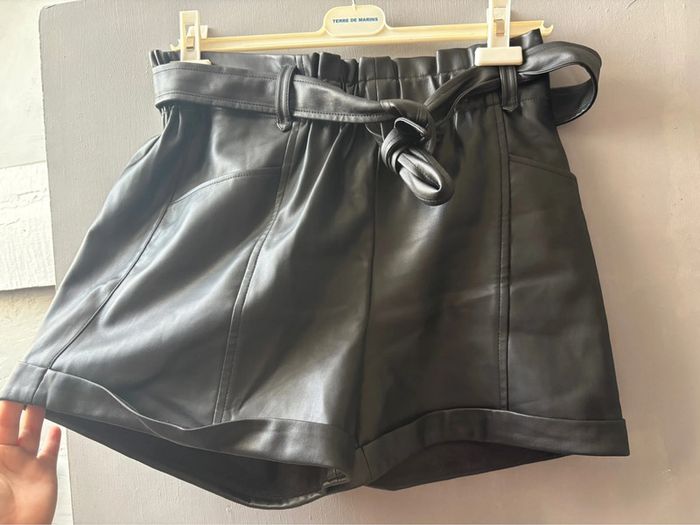 Short en similicuir - photo numéro 2