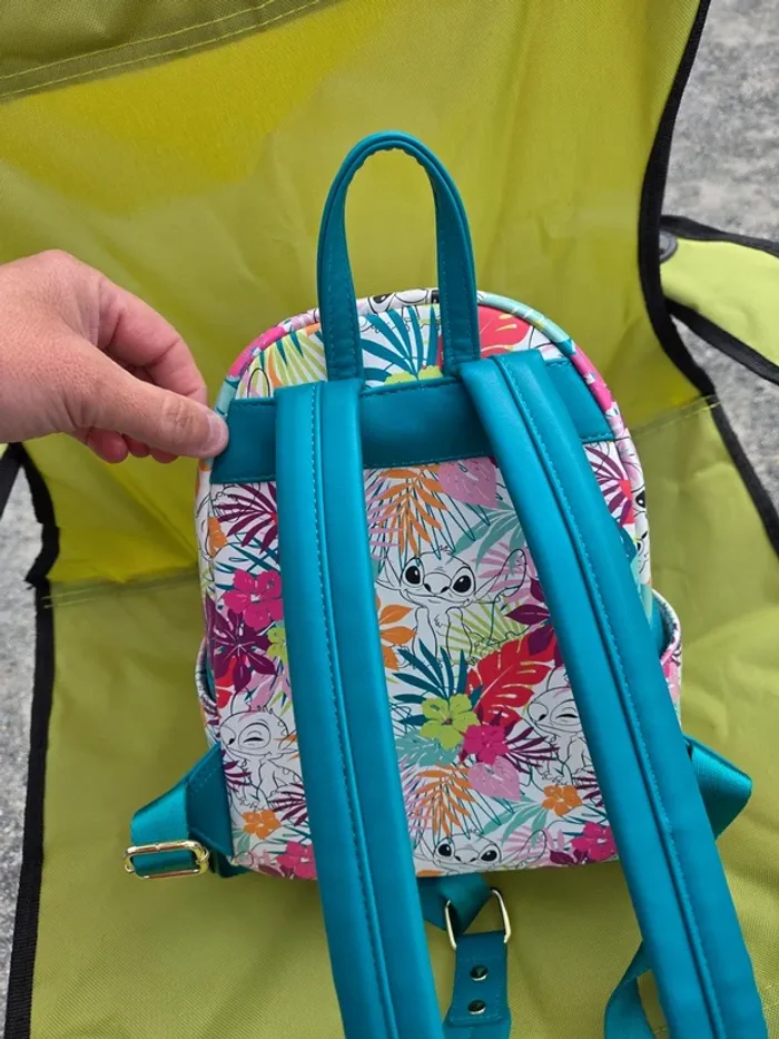 Sac loungefly stitch disneyland - photo numéro 4