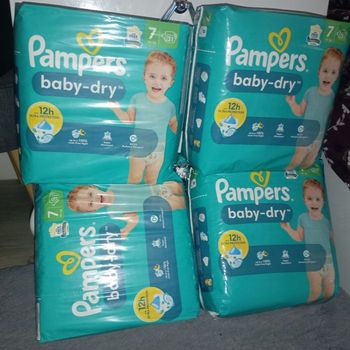 Lot de 4 paquets de couches taille 7