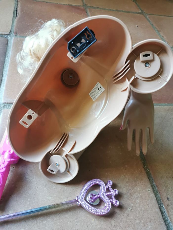 Tête de poupée pour coiffer avec les accessoires jouet - photo numéro 6